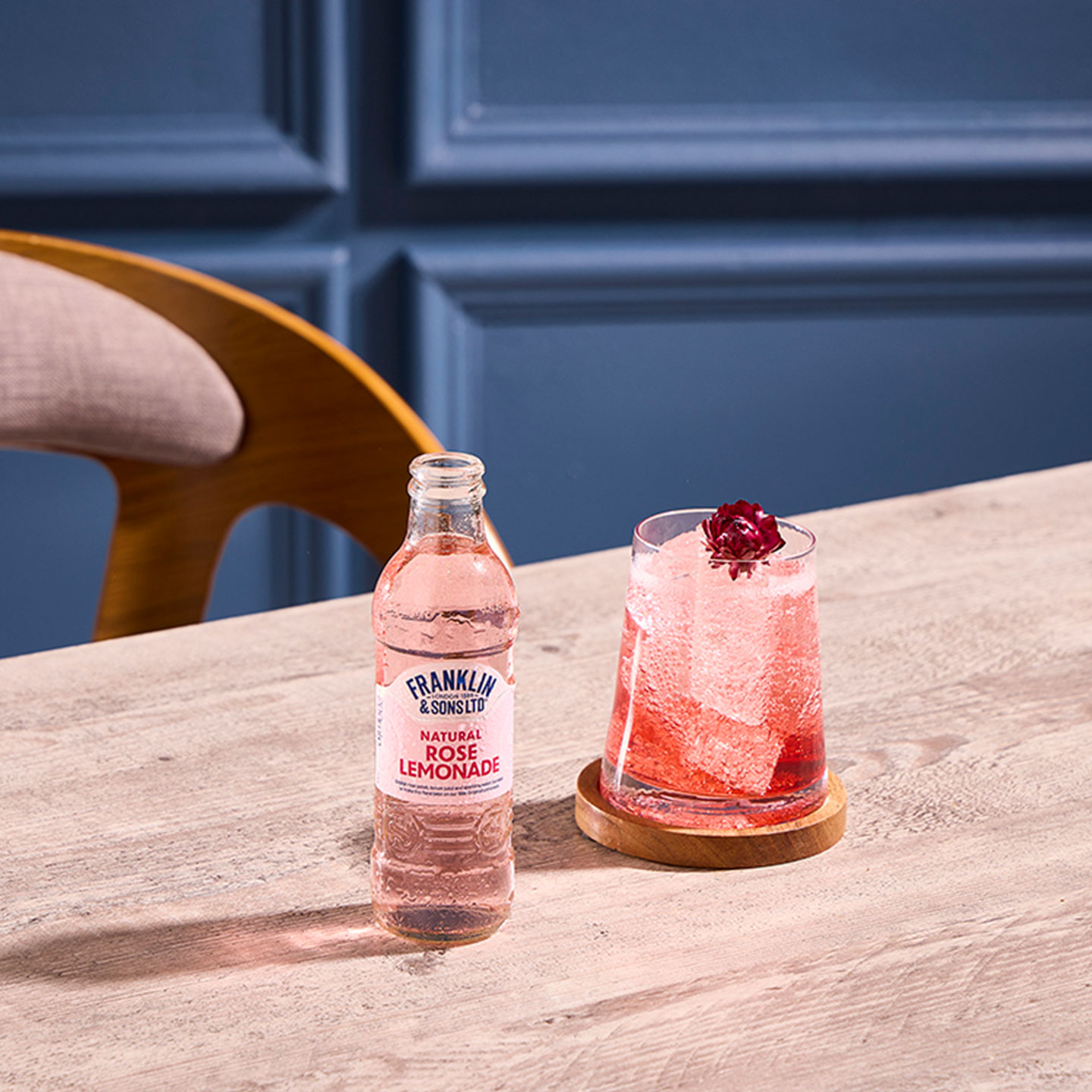 https://franklinandsons.co.uk/wp-content/uploads/2021/12/FS_rose_lemonade-lifestyle4.jpg